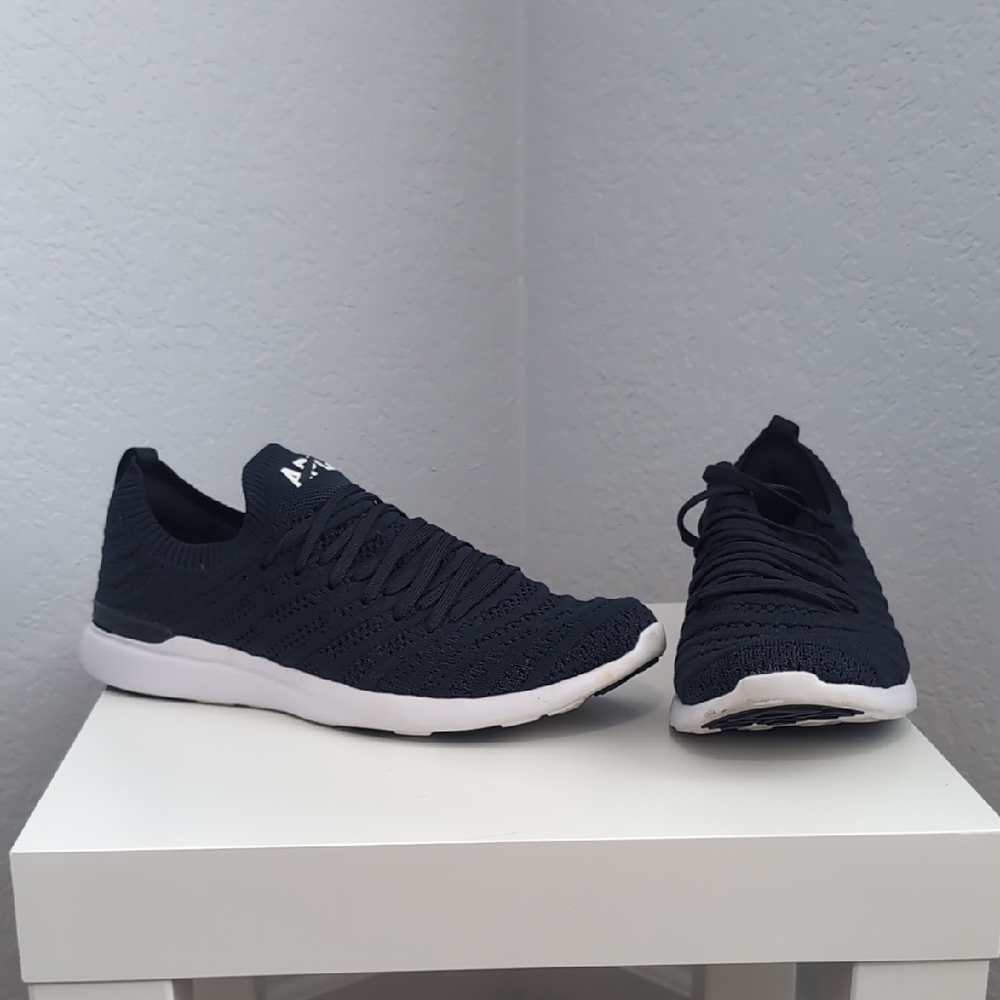 APL Wave Techloom Sneakers In Navy Size 8.5